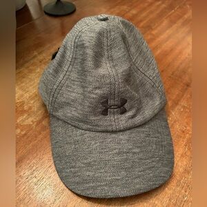 Women’s Under Armour workout baseball hat